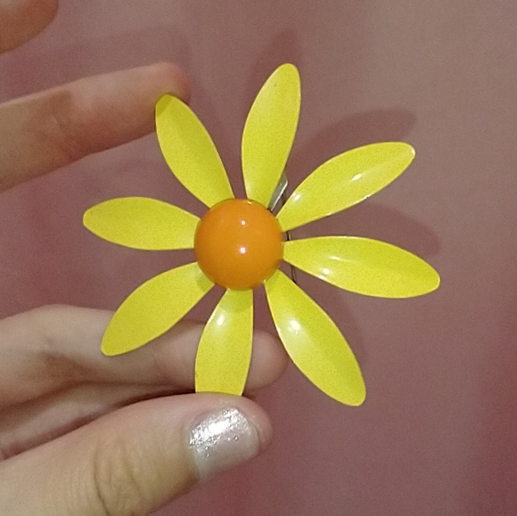 Vintage Jewelry - Vintage 1970s Mod Flower Brooch Pin